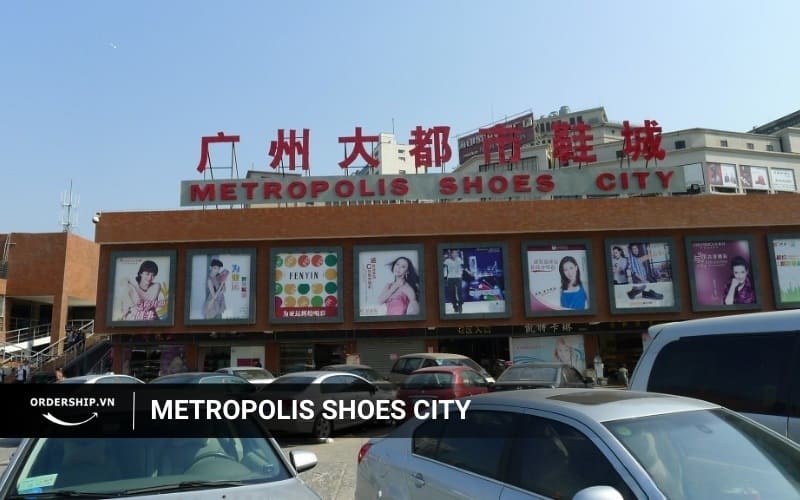 Mua sắm tại chợ giày Metropolis Shoes City